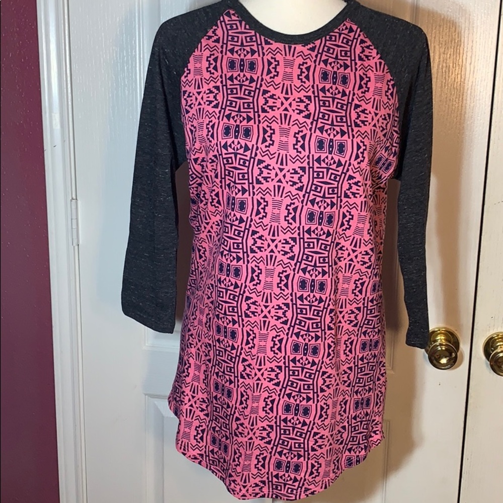 LuLaRoe randy pink Aztec print w/dark gray sleeves - Picture 1 of 5